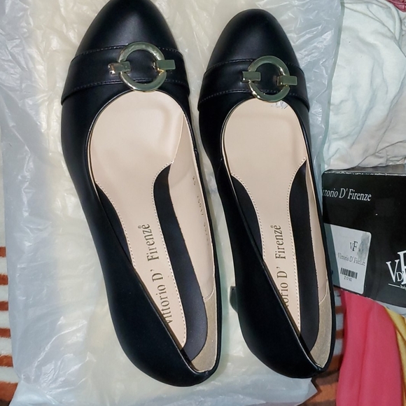 Shoes - Picture 5 of 5